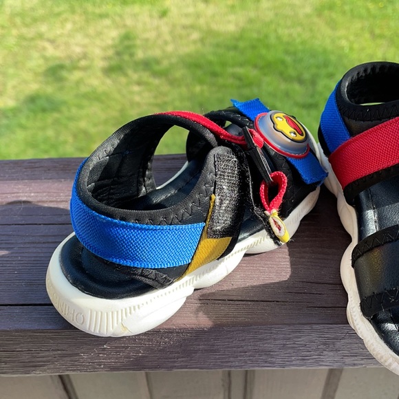 ⚡️flash sale! 3 for 10⚡️ Toddler’s sandals, size 26 - Picture 2 of 2